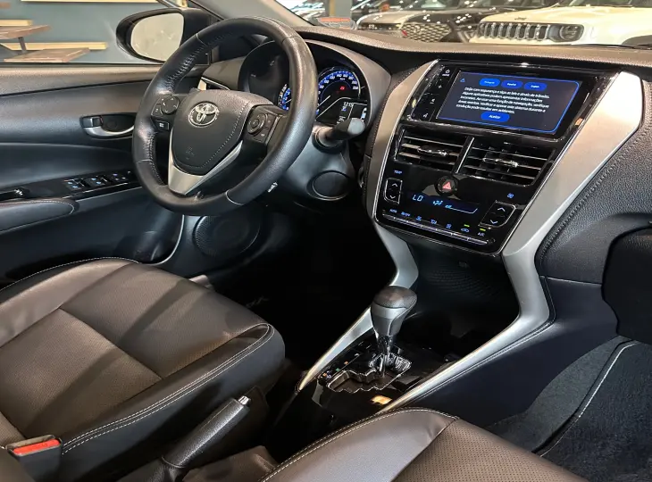 YARIS XLS Connect Sed. 1.5 Flex 16V Aut.