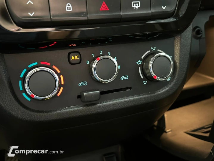 Kwid KWID OUTSIDER 1.0 Flex 12V 5p Mec.