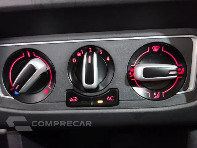 FOX - 1.0 MI 8V 4P MANUAL