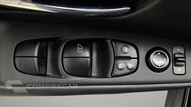 KICKS PLAY 1.6 16V FLEXSTART SENSE XTRONIC