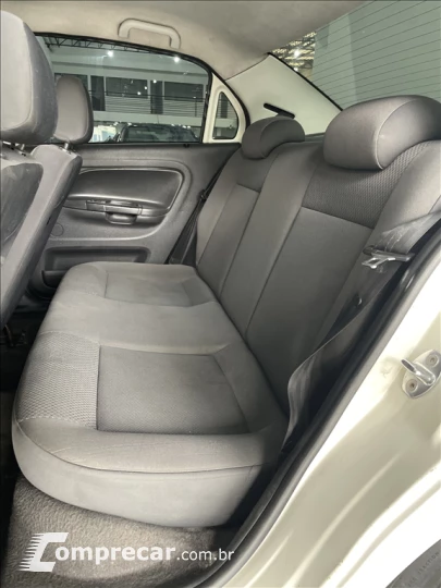 VOYAGE 1.0 MI 8V FLEX 4P MANUAL