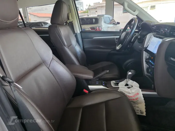 HILUX SW4 2.8 SRX 4X4 7 Lugares 16V Turbo Intercooler