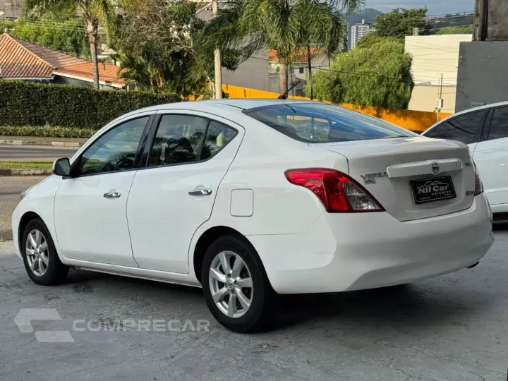 VERSA SL 1.6 16V Flex Fuel 4p Mec.