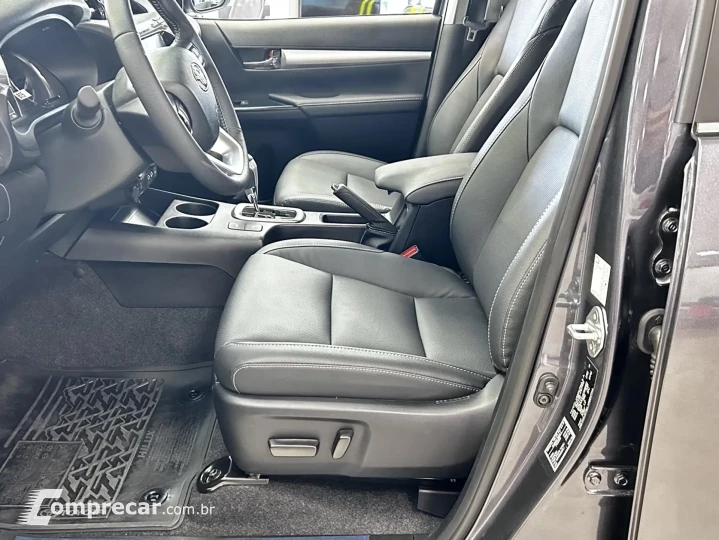 HILUX 2.8 D-4D TURBO CD SRX PLUS 4X4 AUTOMÁTICO
