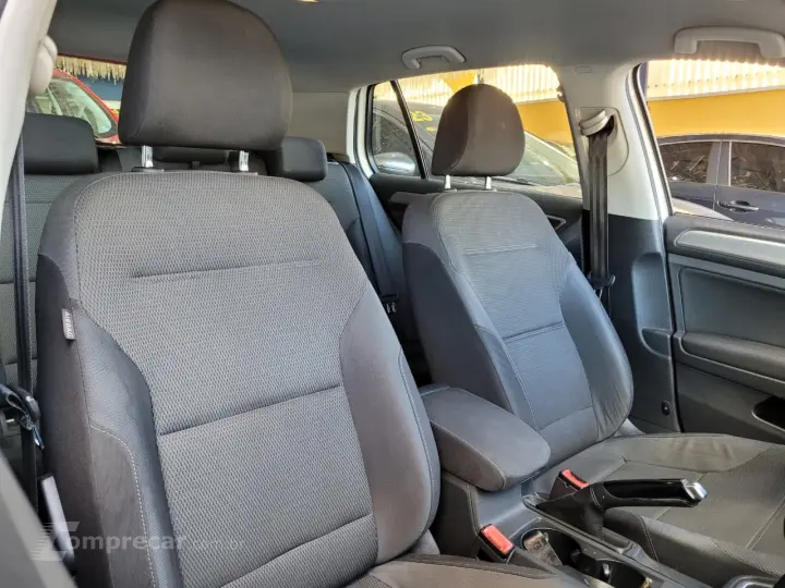 Golf Comfortline 1.0 TSI Total Flex Mec.