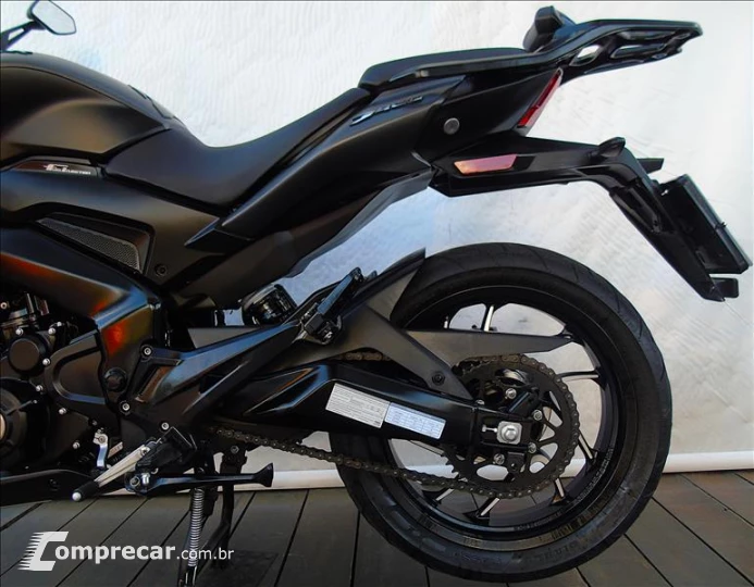 DOMINAR 400
