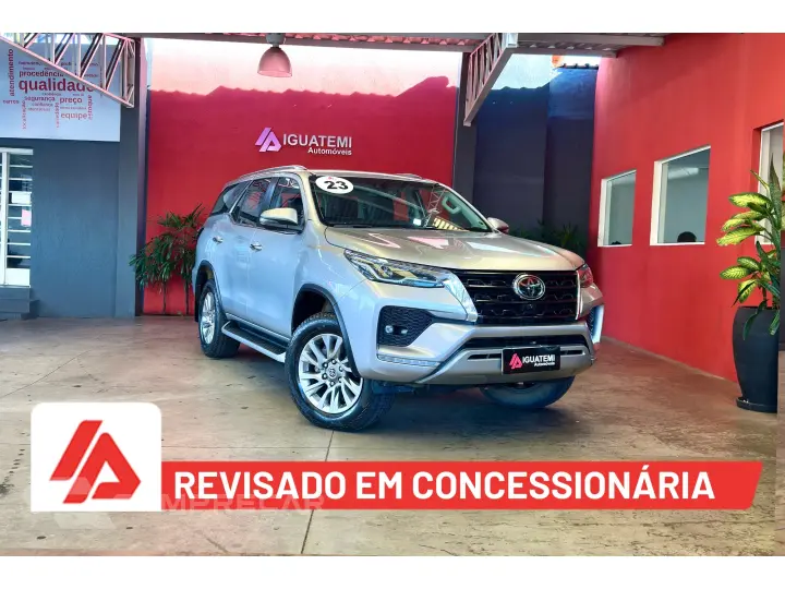 HILUX SW4 2.8 D-4D TURBO DIESEL SRX 7L 4X4 AUTOMÁTICO