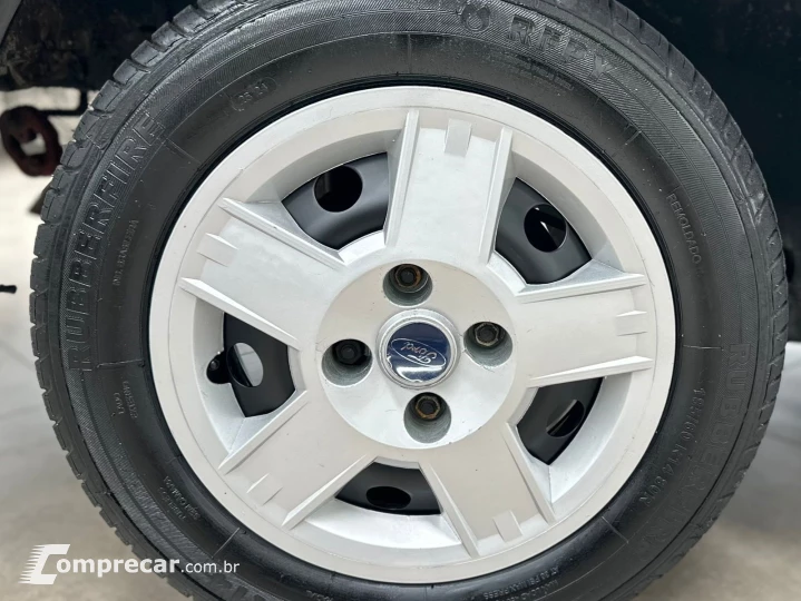 FIESTA 1.6 MPI CLASS SEDAN 8V FLEX 4P MANUAL