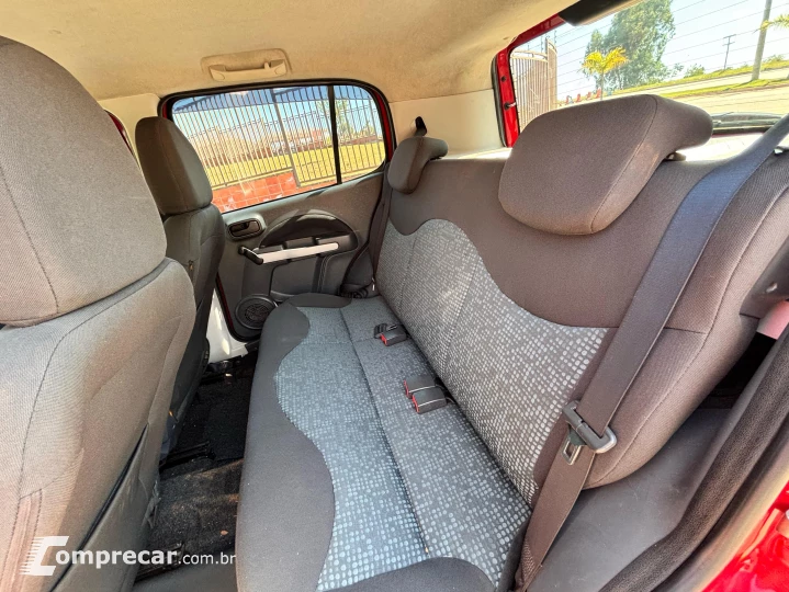 Uno Attractive 1.4 8V (Flex) 4p