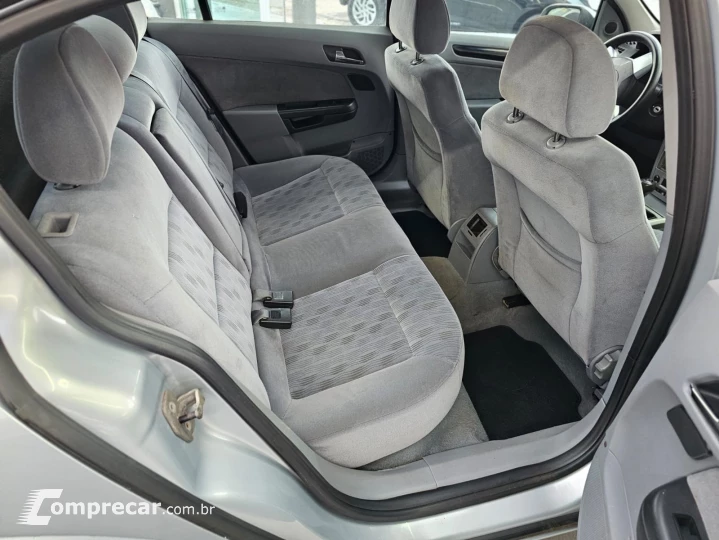 VECTRA 2.0 MPFI Elegance 8V