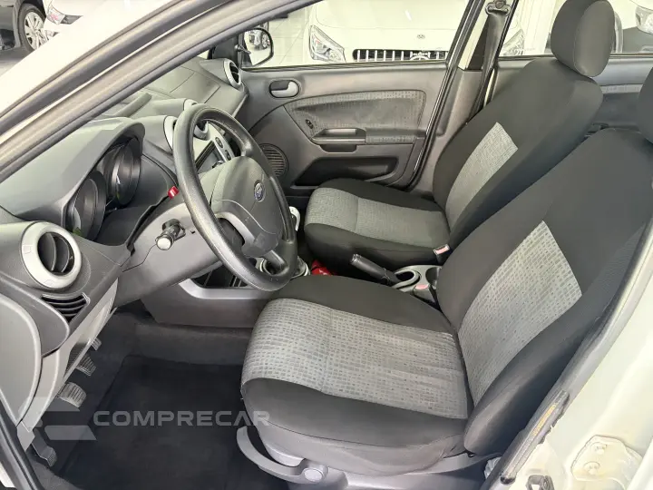 FIESTA 1.6 ROCAM SE SEDAN 8V FLEX 4P MANUAL