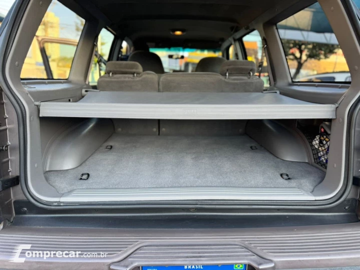 EXPLORER 4.0 XLT 4X4 V6