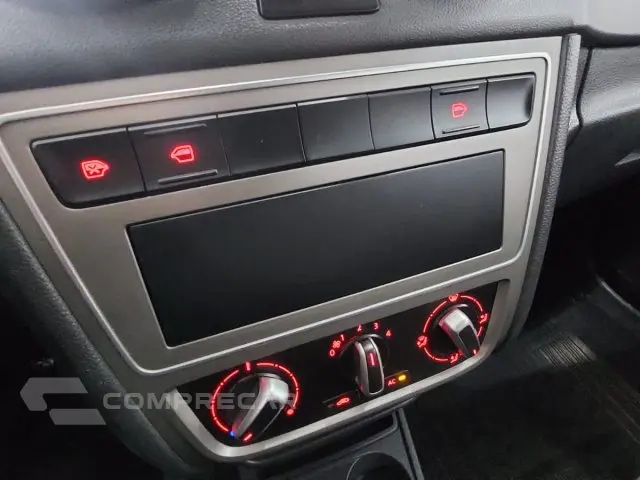 VOYAGE - 1.0 MI 8V 4P MANUAL