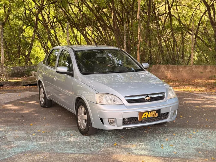 CORSA 1.4 MPFI Premium Sedan 8V