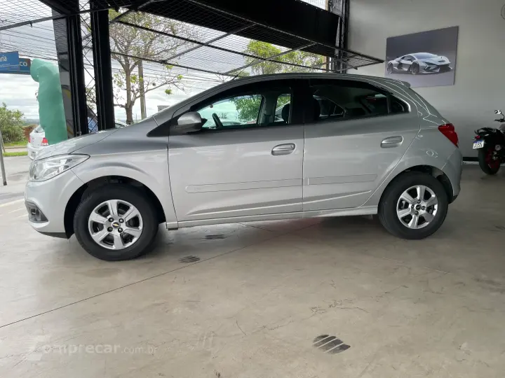 ONIX HATCH LT 1.0 8V FlexPower 5p Mec.