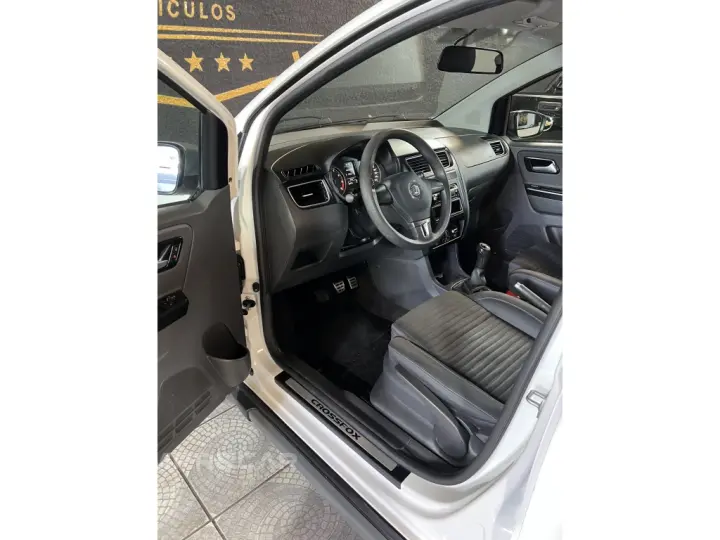 CROSSFOX 1.6 MI FLEX 8V 4P MANUAL