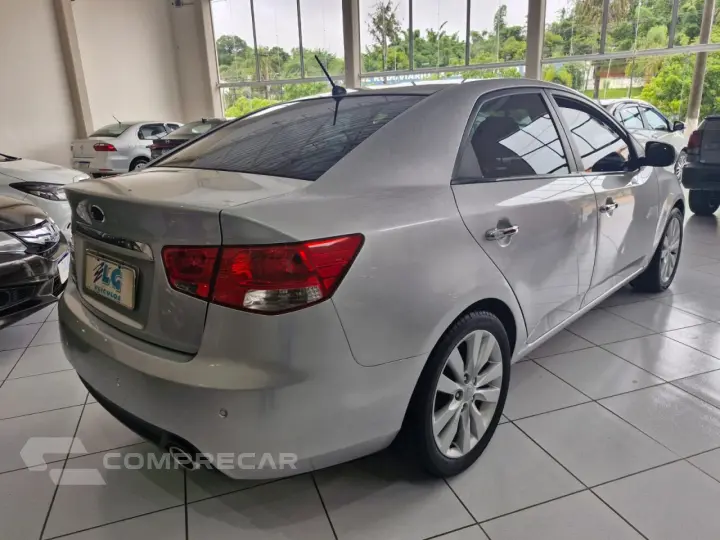 Cerato Sedan 1.6 16V 4P SX3 AUTOMÁTICO