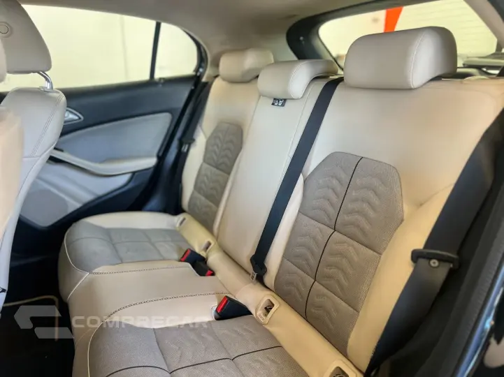 GLA 200 1.6 CGI STYLE 7G-DCT MERCEDES-BENZ