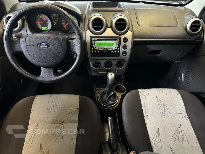 FIESTA 1.6 MPI Class Hatch 8V