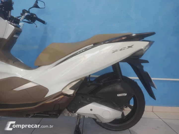 PCX DLX