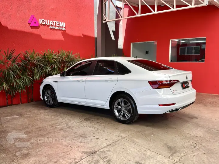 JETTA 1.4 250 TSI TOTAL FLEX R-LINE TIPTRONIC