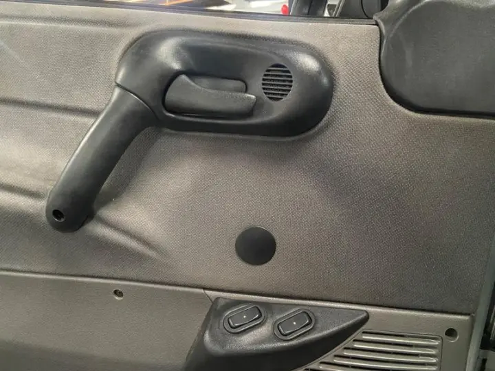 CLASSIC SEDAN 1.0 4P