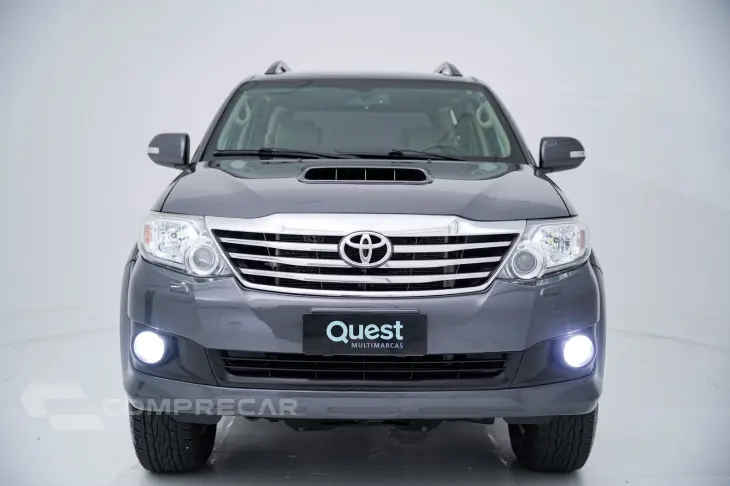 Hilux SW4 SRV D4-D 4x4 3.0 TDI Dies. Aut