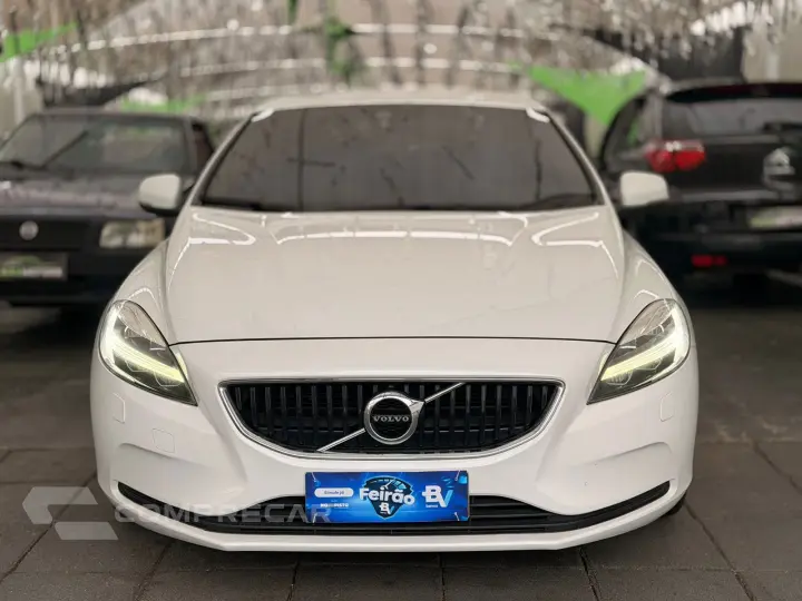 V40 2.0 T4 Momentum