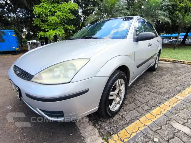 FOCUS HATCH - 2.0 GHIA 16V 4P AUTOMÁTICO