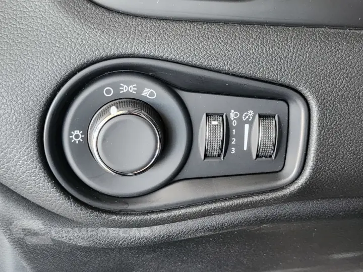 RENEGADE 1.3 T270 TURBO FLEX LONGITUDE AT6