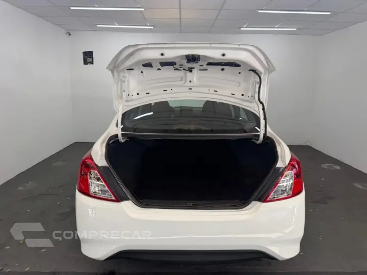 VERSA 1.0 12V FlexStart 4p Mec.