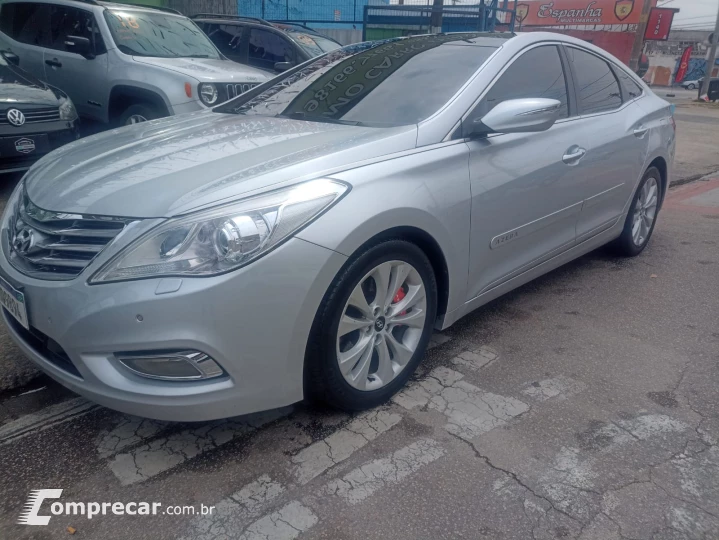AZERA 3.3 MPFI GLS Sedan V6 24V