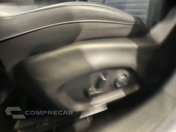 Commander 1.3 16V 4P FLEX T270 LONGITUDE TURBO AUTOMÁTICO AT