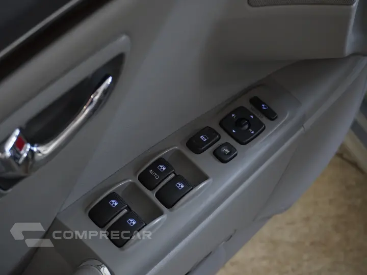AZERA 3.3 MPFI GLS SEDAN V6 24V GASOLINA 4P AUTOMÁTICO