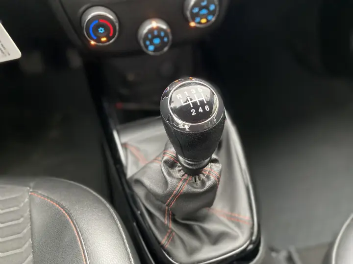 ONIX 1.4 MPFI EFFECT 8V FLEX 4P MANUAL