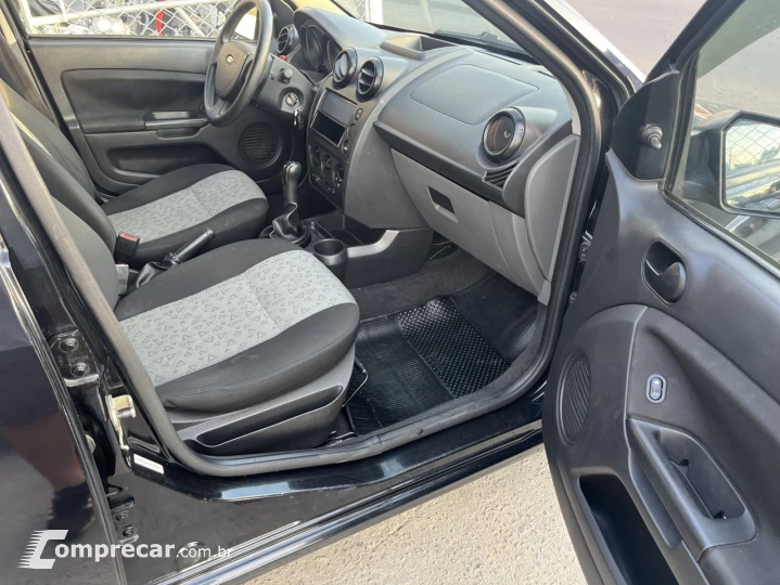 Fiesta Sedan 1.6 4P FLEX