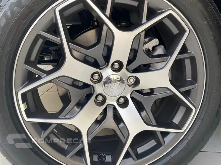 COMMANDER 2.2 TURBO DIESEL OVERLAND AT9