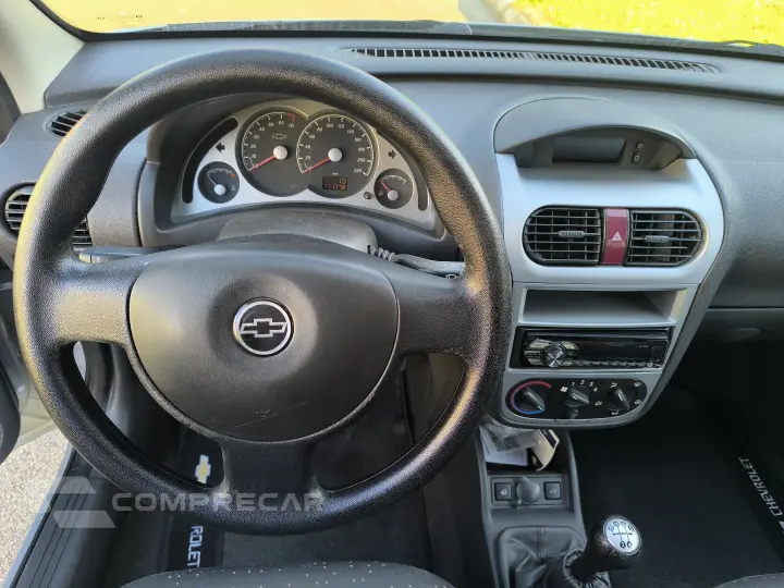 CORSA 1.4 MPFI Premium Sedan 8V