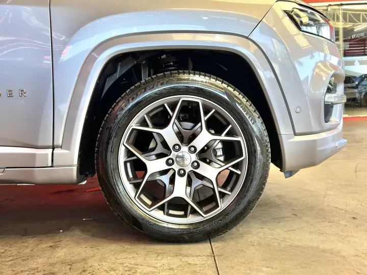 COMMANDER 1.3 T270 TURBO FLEX OVERLAND AT6