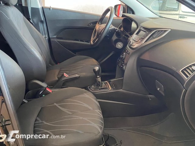 HB20 - 1.0 COMFORT PLUS 12V 4P MANUAL