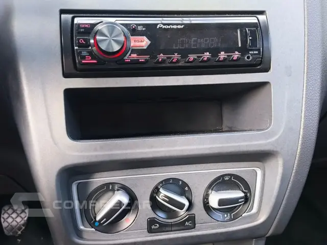 FOX - 1.0 MI 8V 4P MANUAL