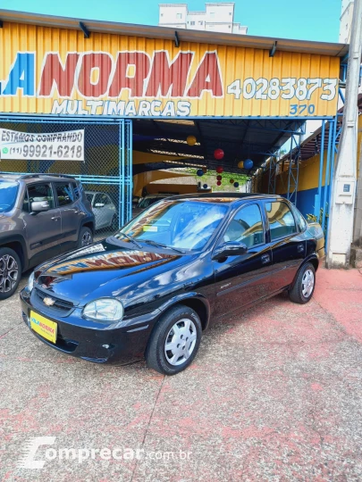 CLASSIC 1.0 MPFI Sedan 8V