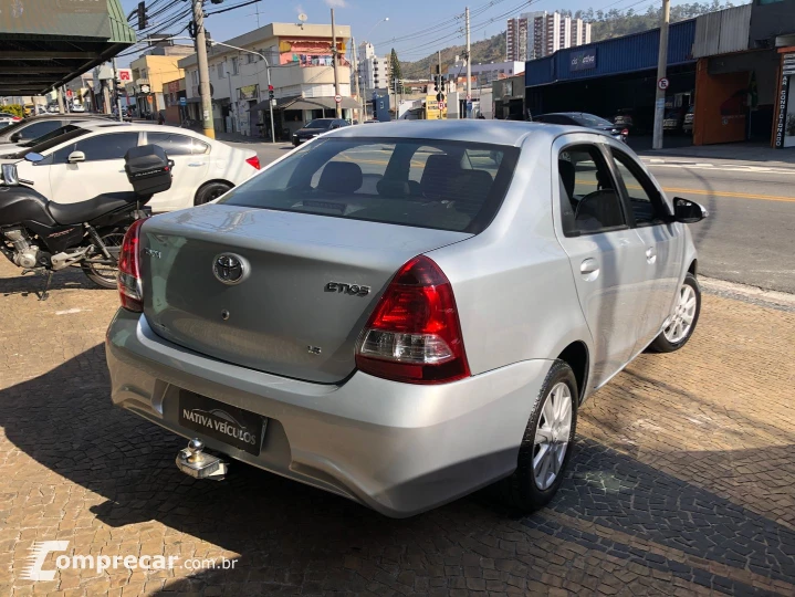 Etios 1.5 X Plus Sedan 16V Flex 4P Automático