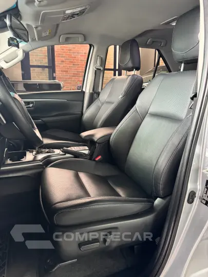 Hilux SW4 SRX Plat. 4x4 2.8 TB Die. Aut.