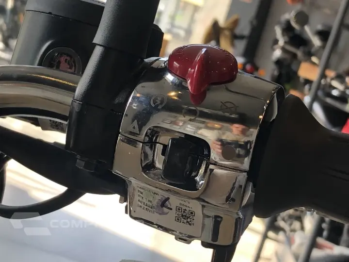 CLASSIC 650 VALLAM RED