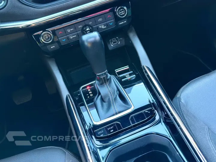 COMMANDER 1.3 T270 TURBO FLEX OVERLAND AT6