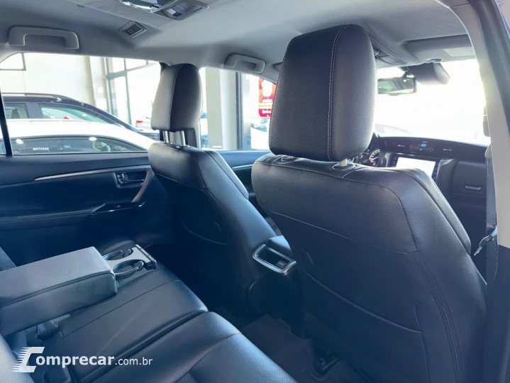Hilux SW4 SRX 2.8