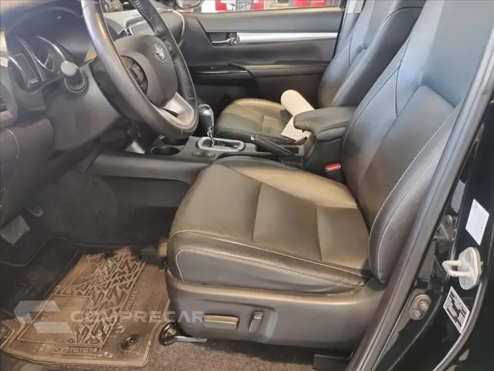 HILUX 2.8 D-4D TURBO DIESEL CD SRX 4X4 AUTOMÁTICO
