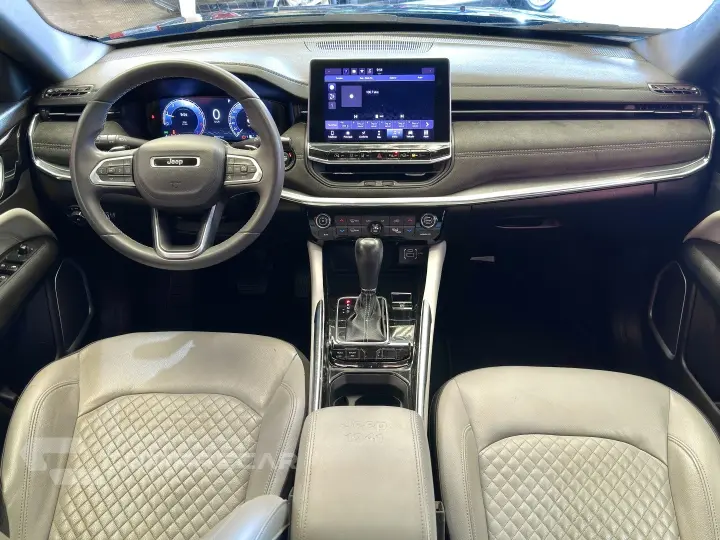 COMMANDER 1.3 T270 TURBO FLEX LIMITED AT6