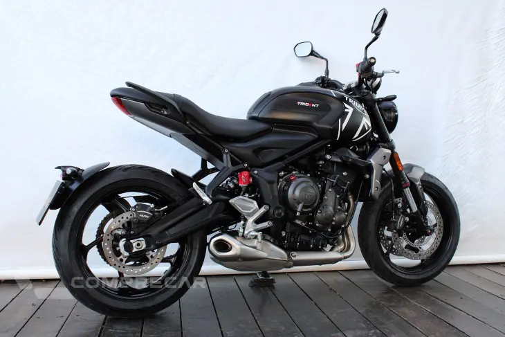 TRIUMPH TRIDENT 660